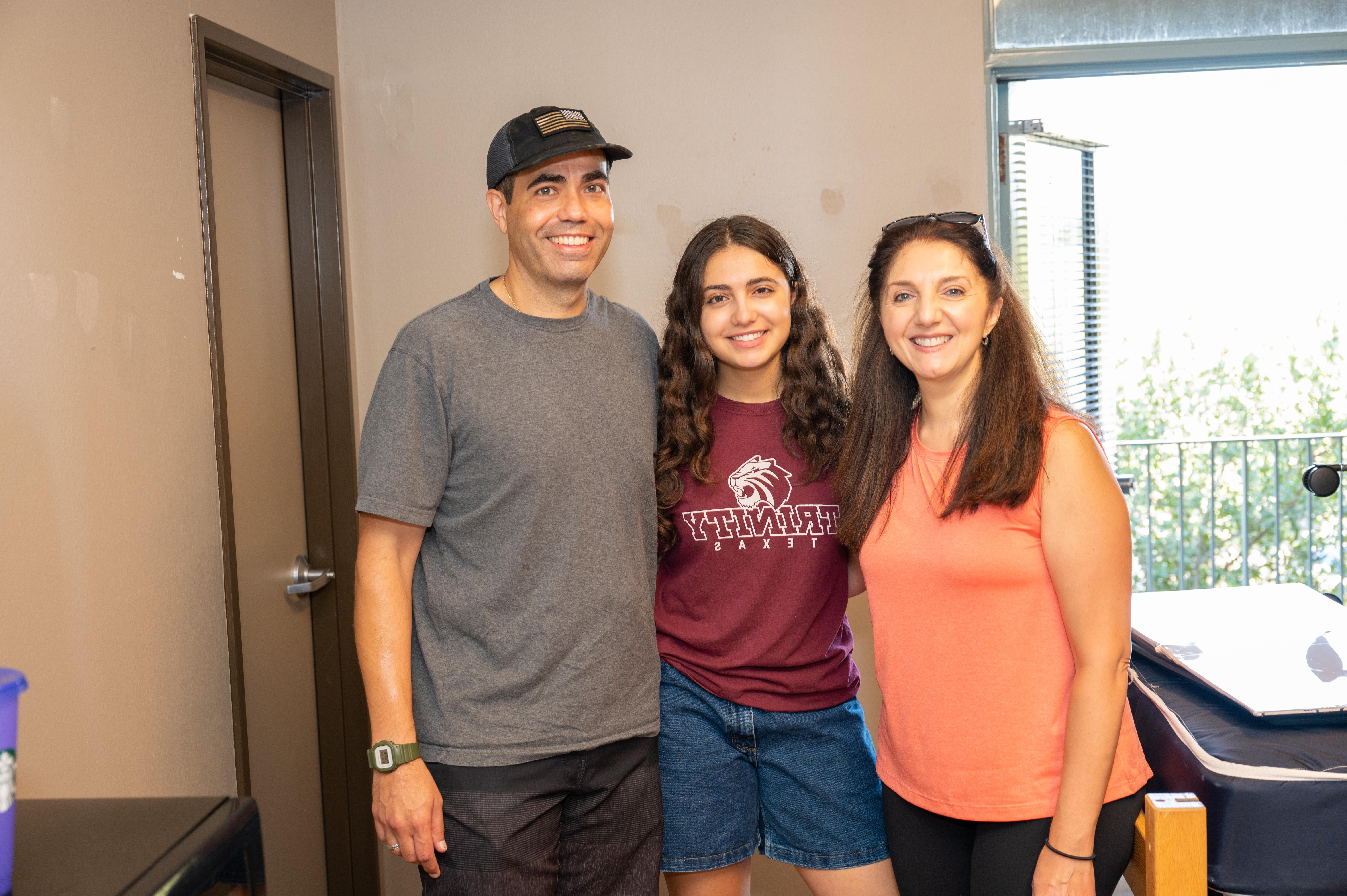 Family helping student on move in day